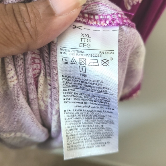 Old Navy Purple Paisley Print Off The Shoulder Shirt Size XXL - Picture 9 of 9